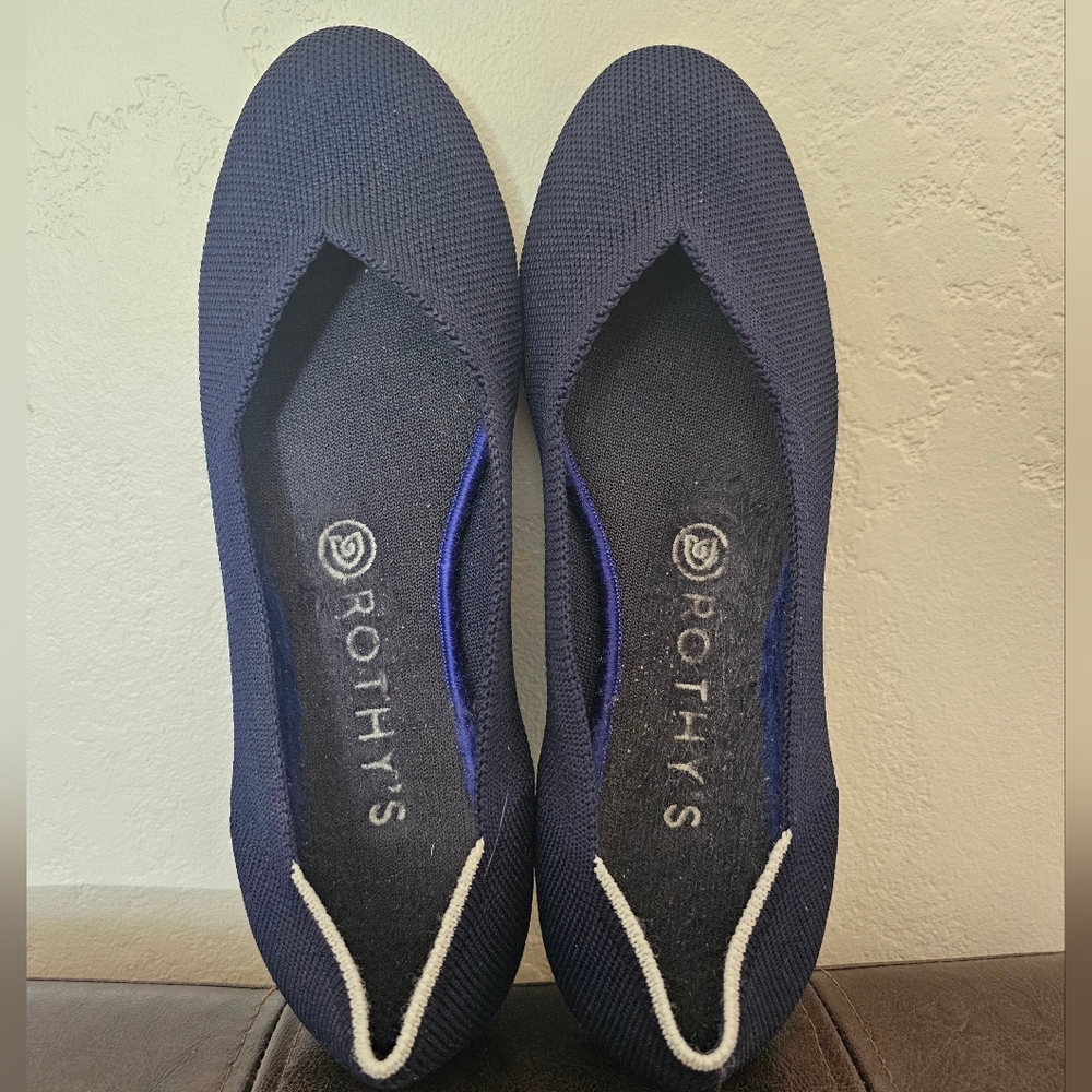 Rothy's Navy Blue Almond Toe Smart Casual Elegant Comfy Shoes‎ Ballet Flats Sz 8